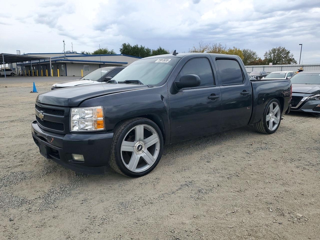 Вид 2010 CHEVROLET SILVERADO C1500 LT, угол 1