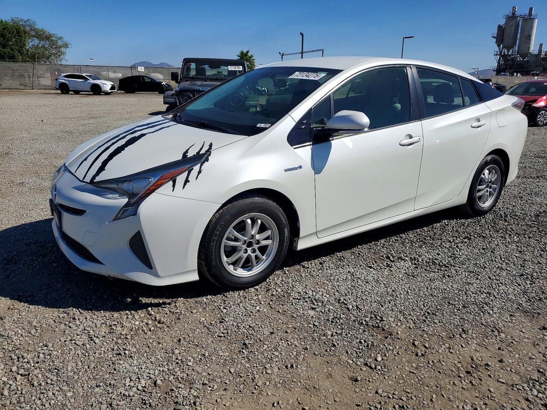 Vue de 2016 TOYOTA PRIUS TWO ECO, angle 1