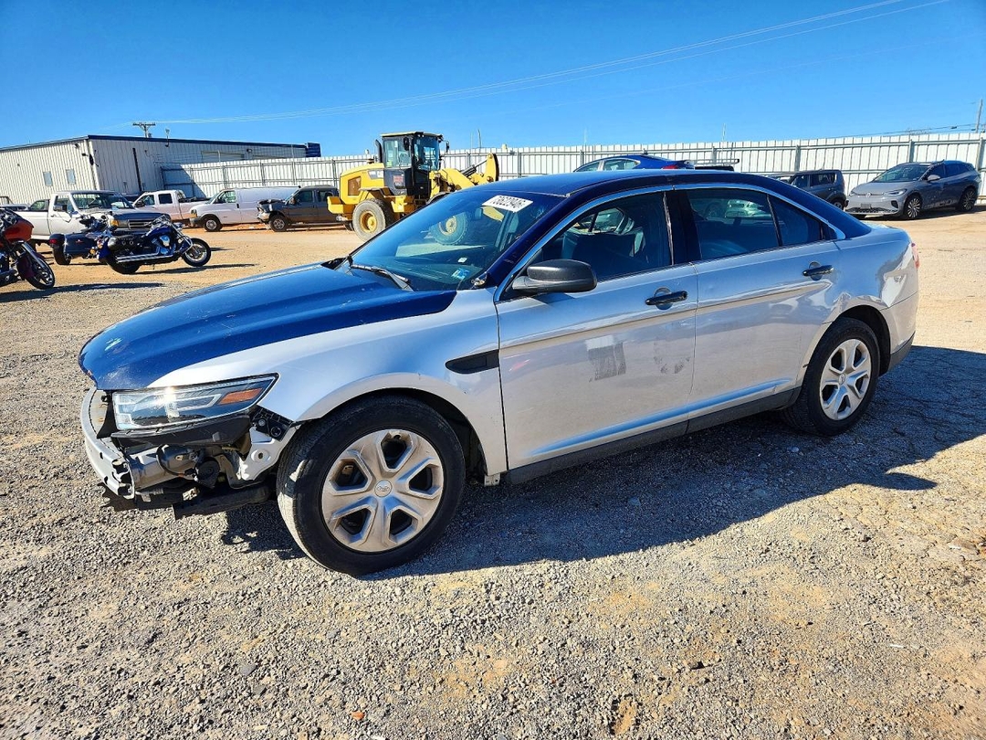 Vue de 2019 FORD TAURUS POLICE INTERCEPTOR, angle 1