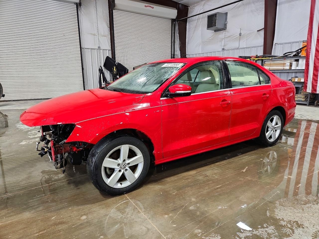 Vue de 2013 VOLKSWAGEN JETTA TDI, angle 1