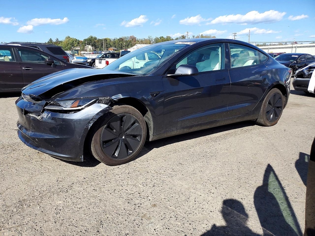 منظر 2026 TESLA MODEL 3، زاوية 1