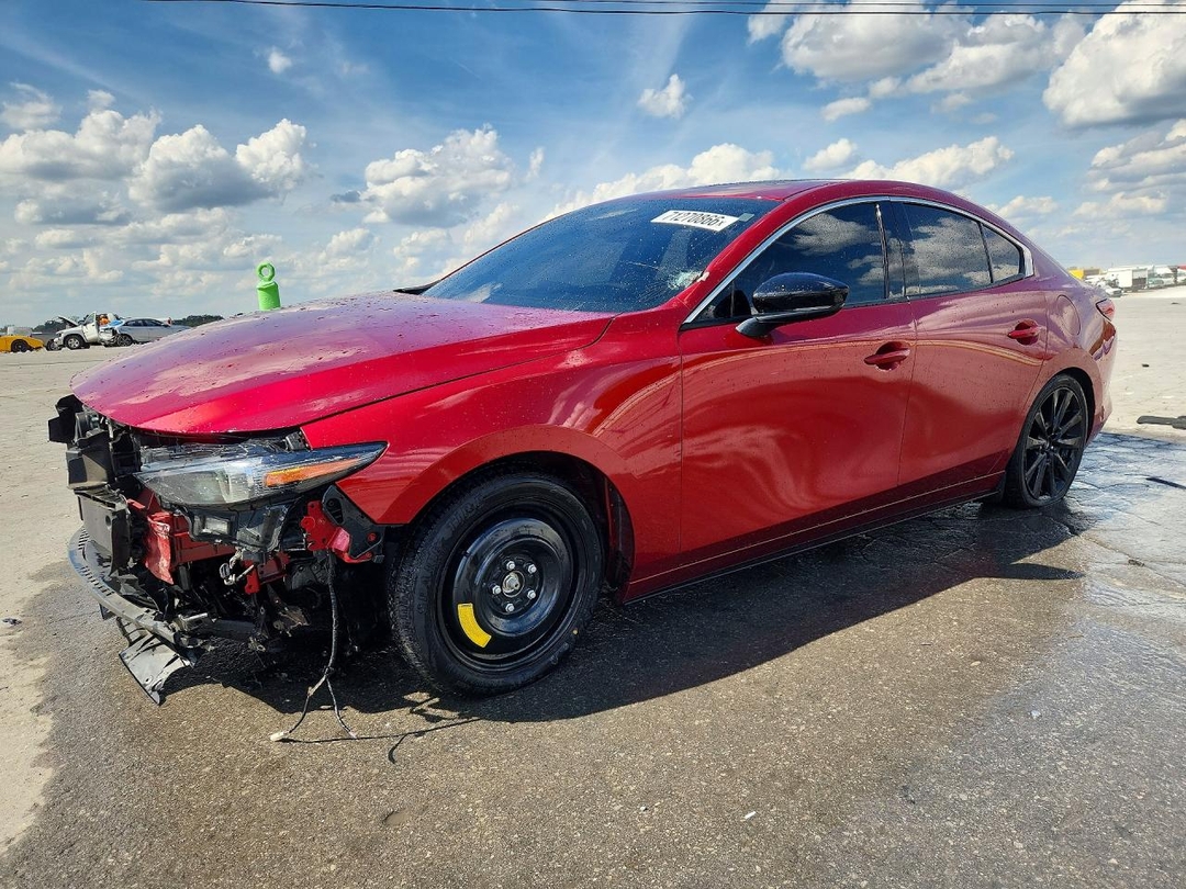 Vue de 2022 MAZDA 3, angle 1