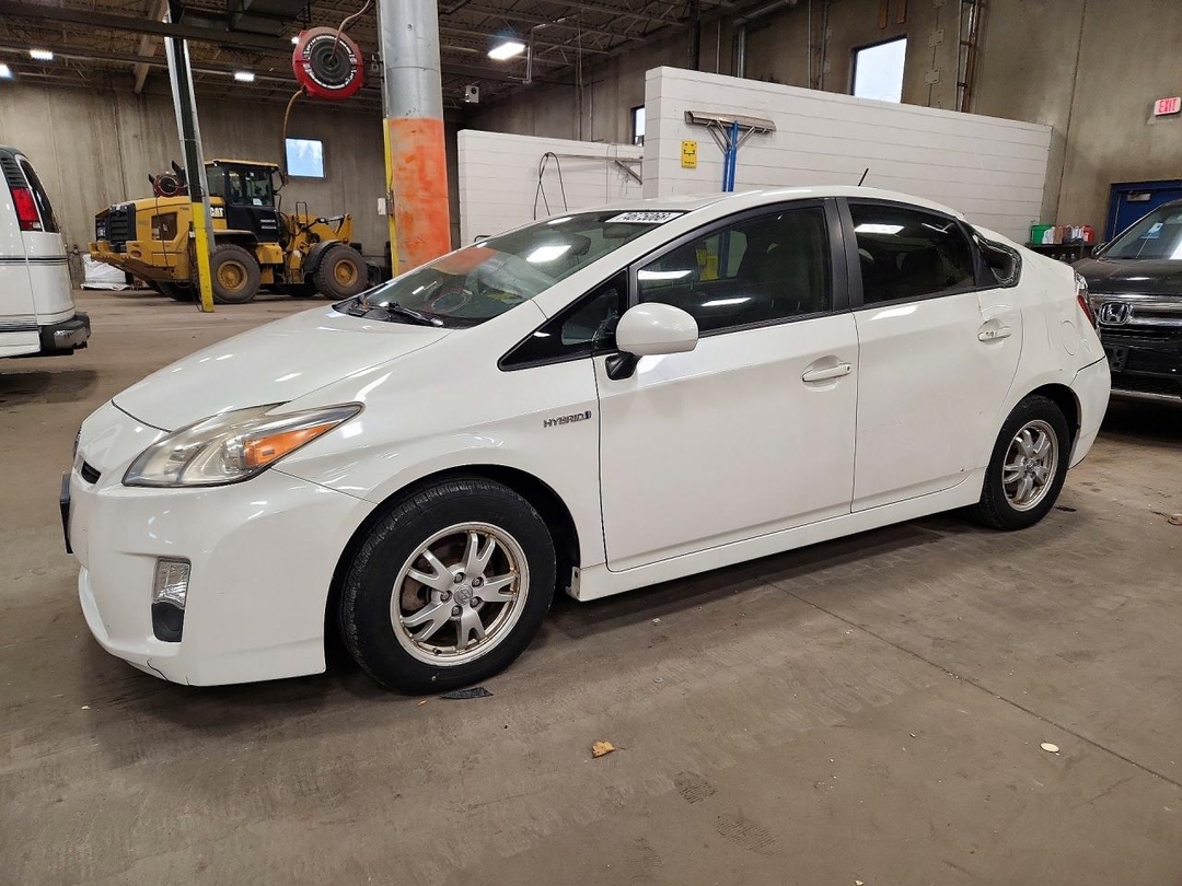 Vista de 2010 TOYOTA PRIUS IV, ángulo 1