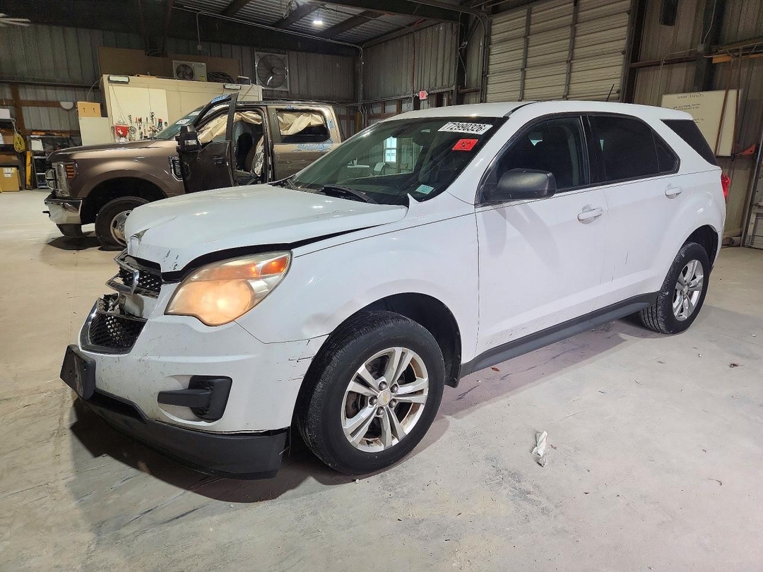منظر 2013 CHEVROLET EQUINOX LS، زاوية 1