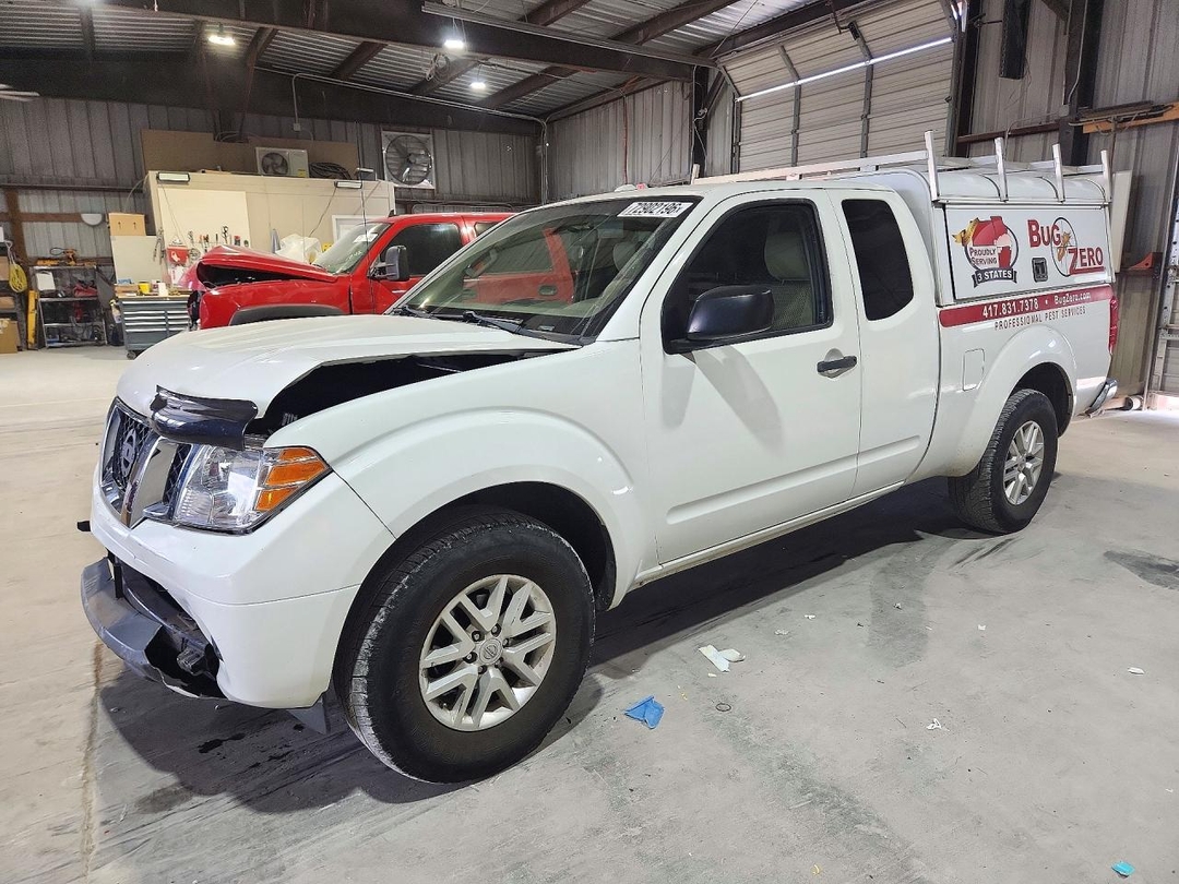 Вид 2017 NISSAN FRONTIER SV, угол 1