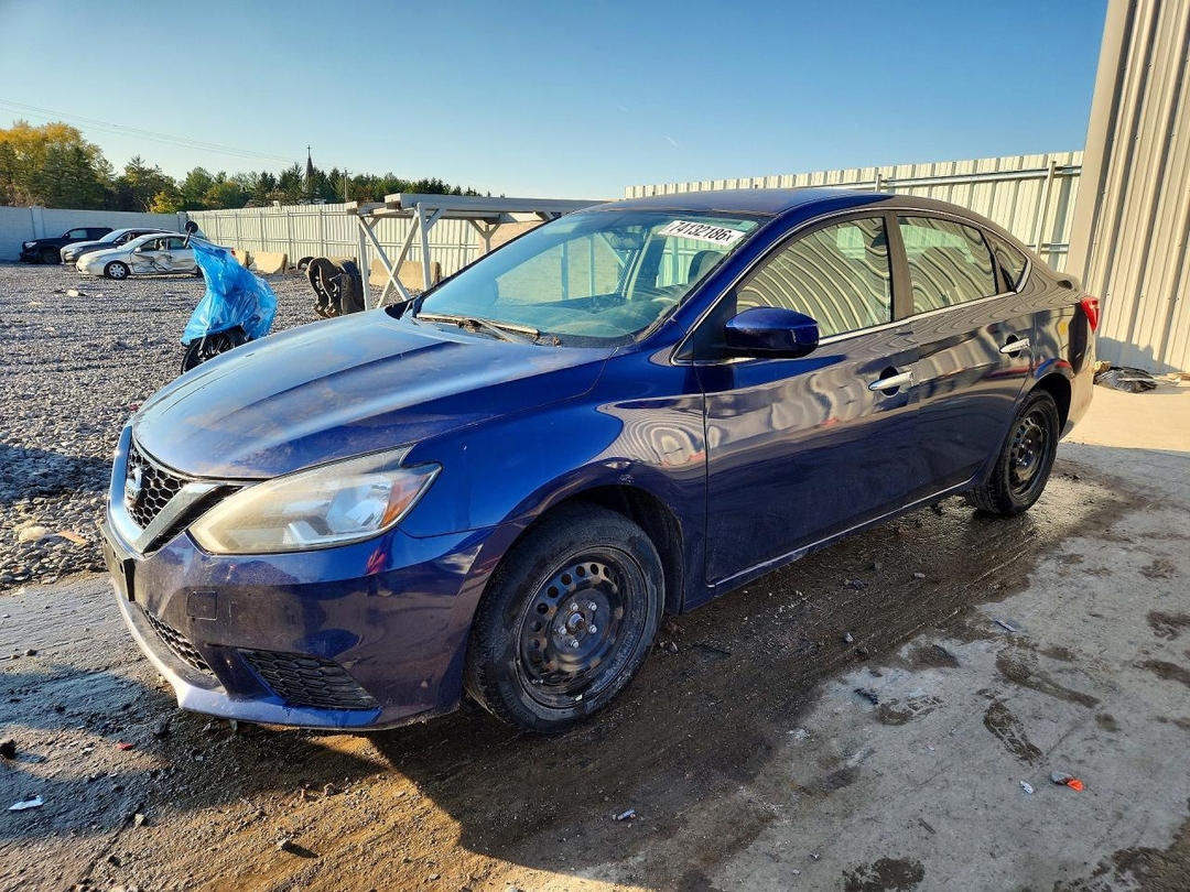 Вид 2016 NISSAN SENTRA S, угол 1