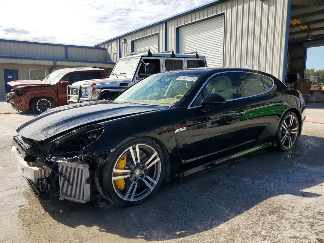 Vista de 2010 PORSCHE PANAMERA TURBO, ángulo 1