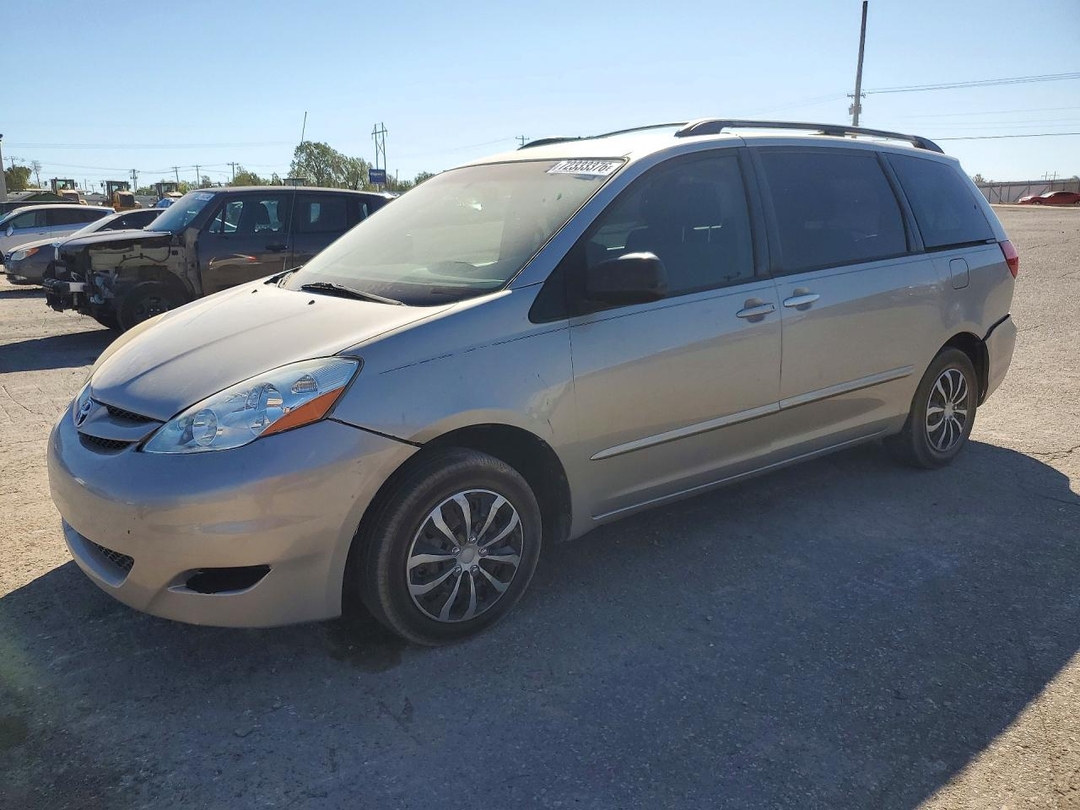 منظر 2006 TOYOTA SIENNA LE 8 PASSENGER، زاوية 1