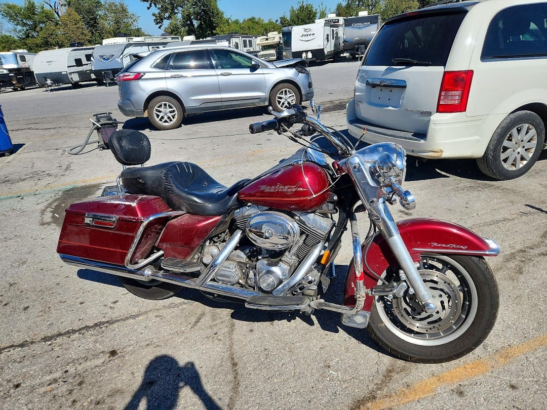 منظر 2001 HARLEY-DAVIDSON FLHR، زاوية 1