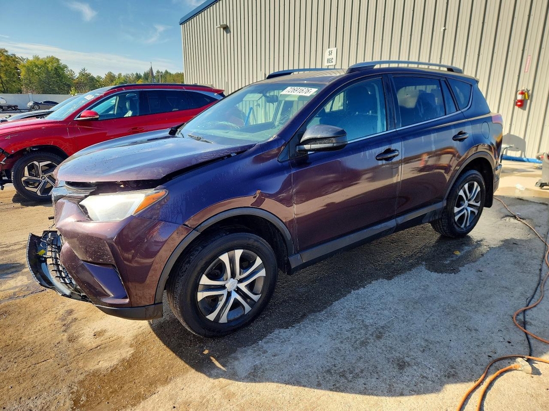 Vista de 2016 TOYOTA RAV4 LE, ángulo 1