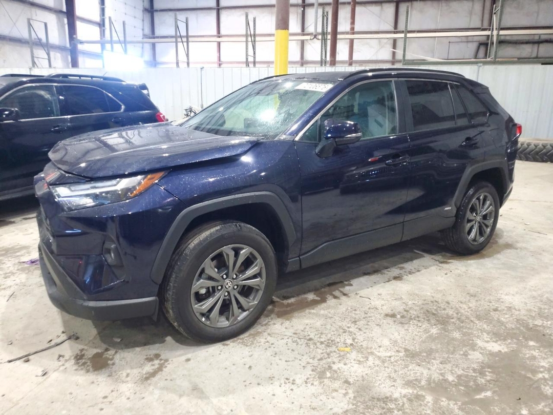 Вид 2024 TOYOTA RAV4 XLE PREMIUM, угол 1