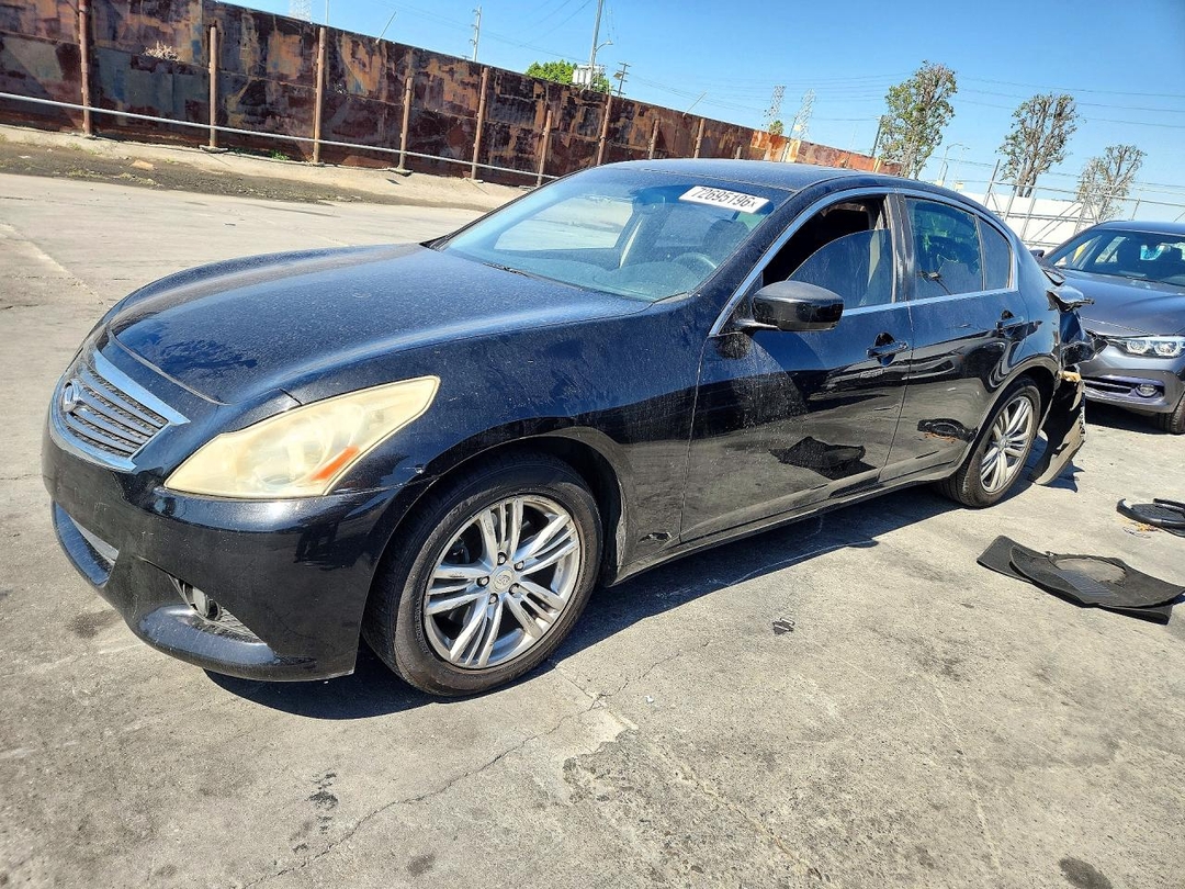منظر 2011 INFINITI G25 SEDAN BASE، زاوية 1