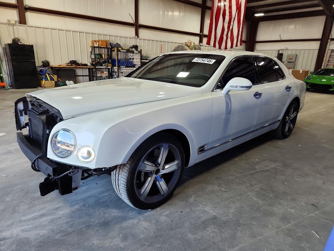 Vue de 2017 BENTLEY MULSANNE SPEED, angle 1