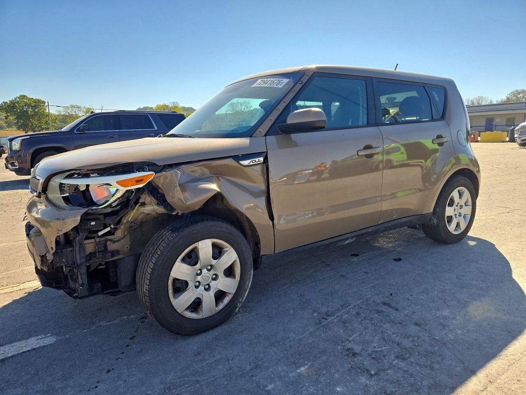 Vue de 2015 KIA SOUL BASE, angle 1