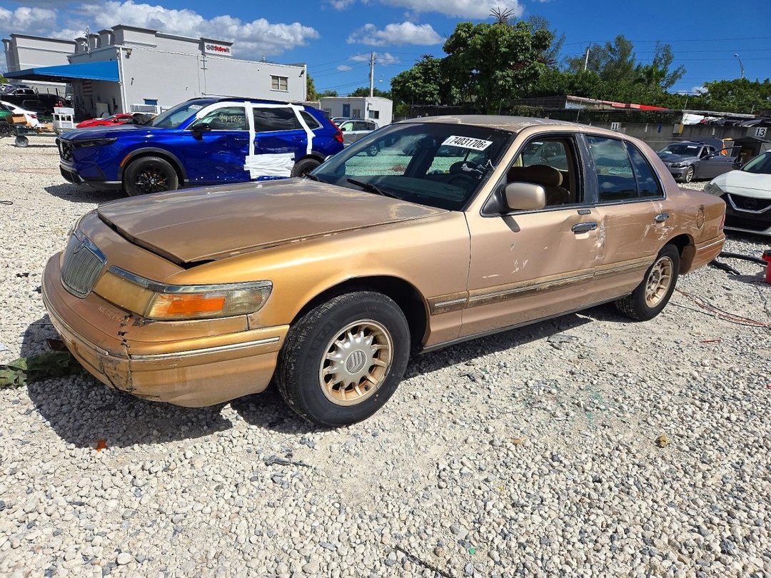 Вид 1996 MERCURY GRAND MARQUIS LS, угол 1
