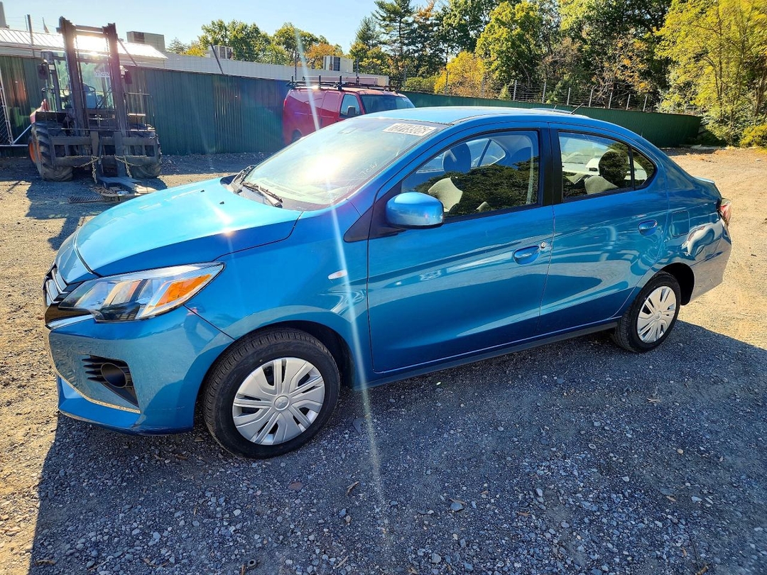 Vue de 2024 MITSUBISHI MIRAGE G4 ES, angle 1