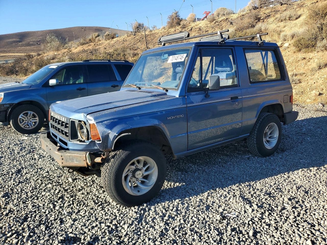 Вид 1989 MITSUBISHI MONTERO, угол 1