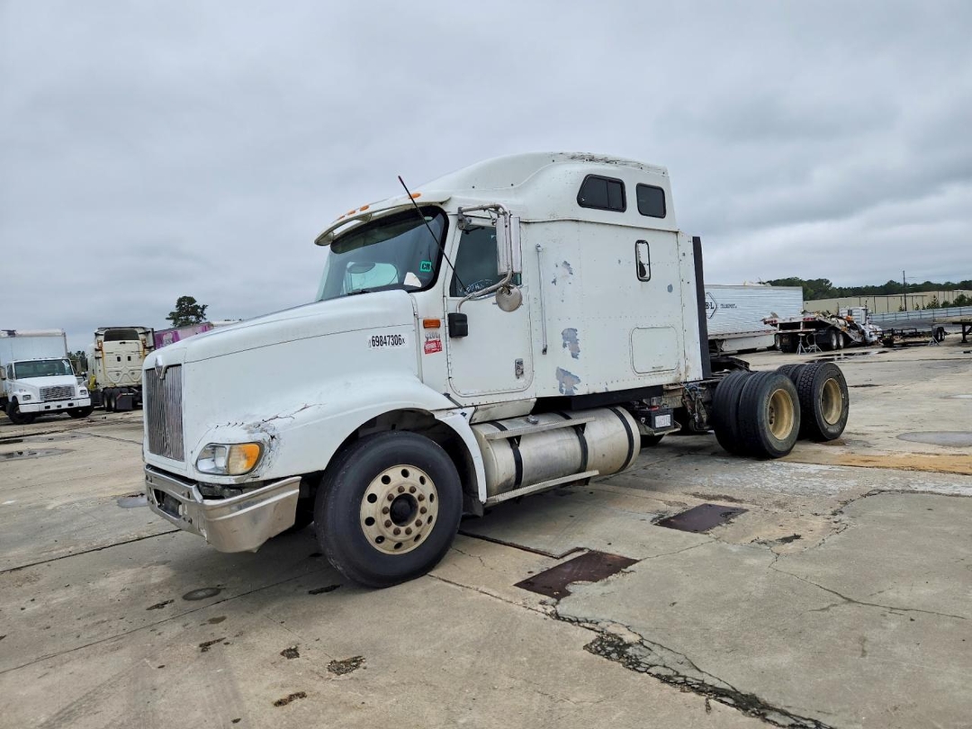 منظر 2003 INTERNATIONAL 9200I SEMI TRUCK، زاوية 1