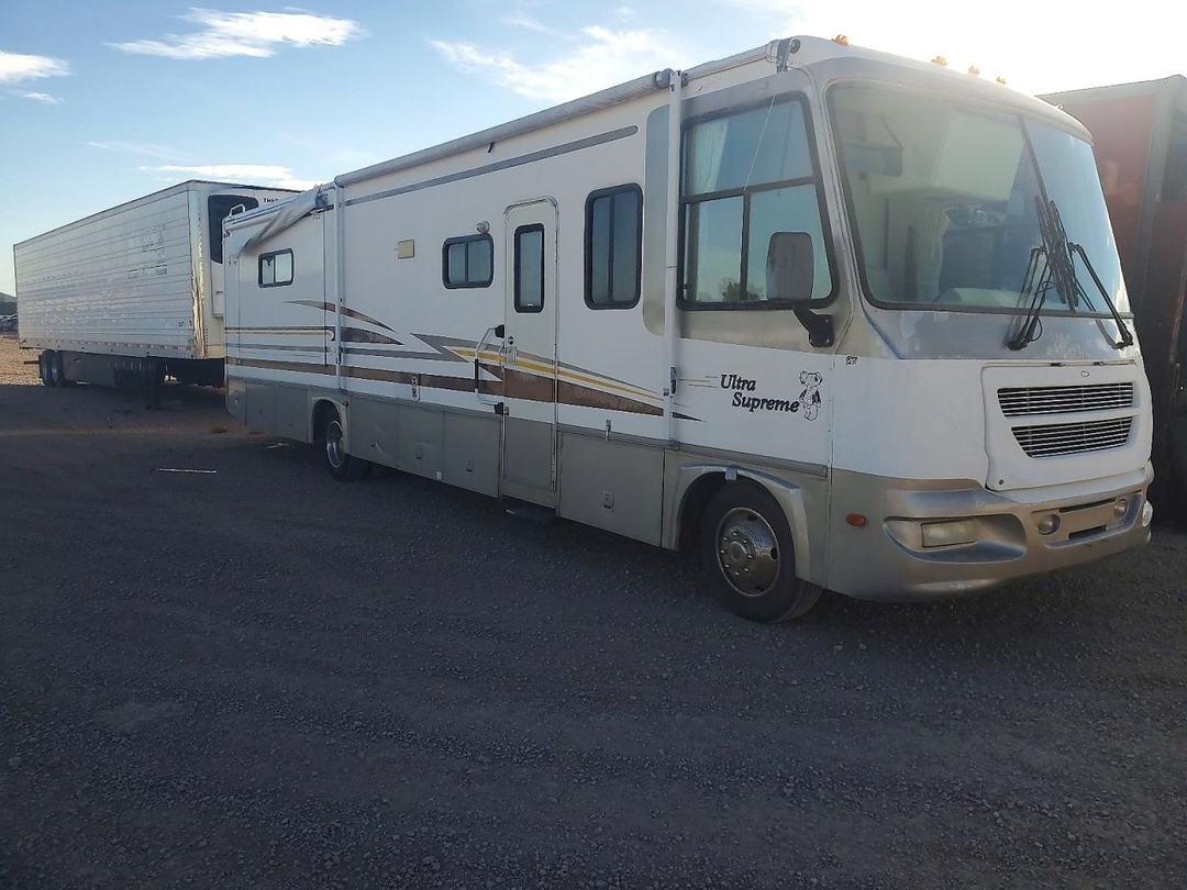 Вид 2003 GULF STREAM ULTRA SUPREME RV, угол 1