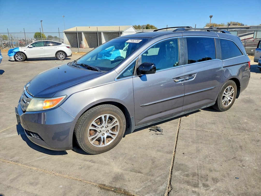 Vue de 2011 HONDA ODYSSEY EXL, angle 1