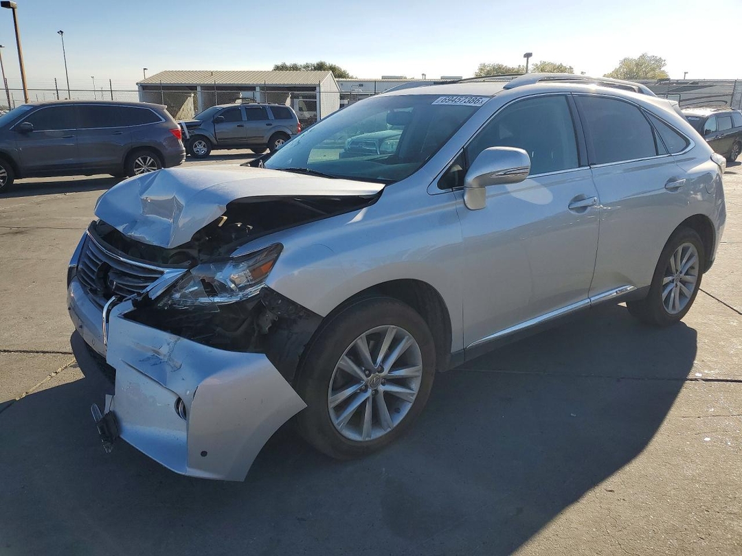 Vue de 2015 LEXUS RX 450H, angle 1