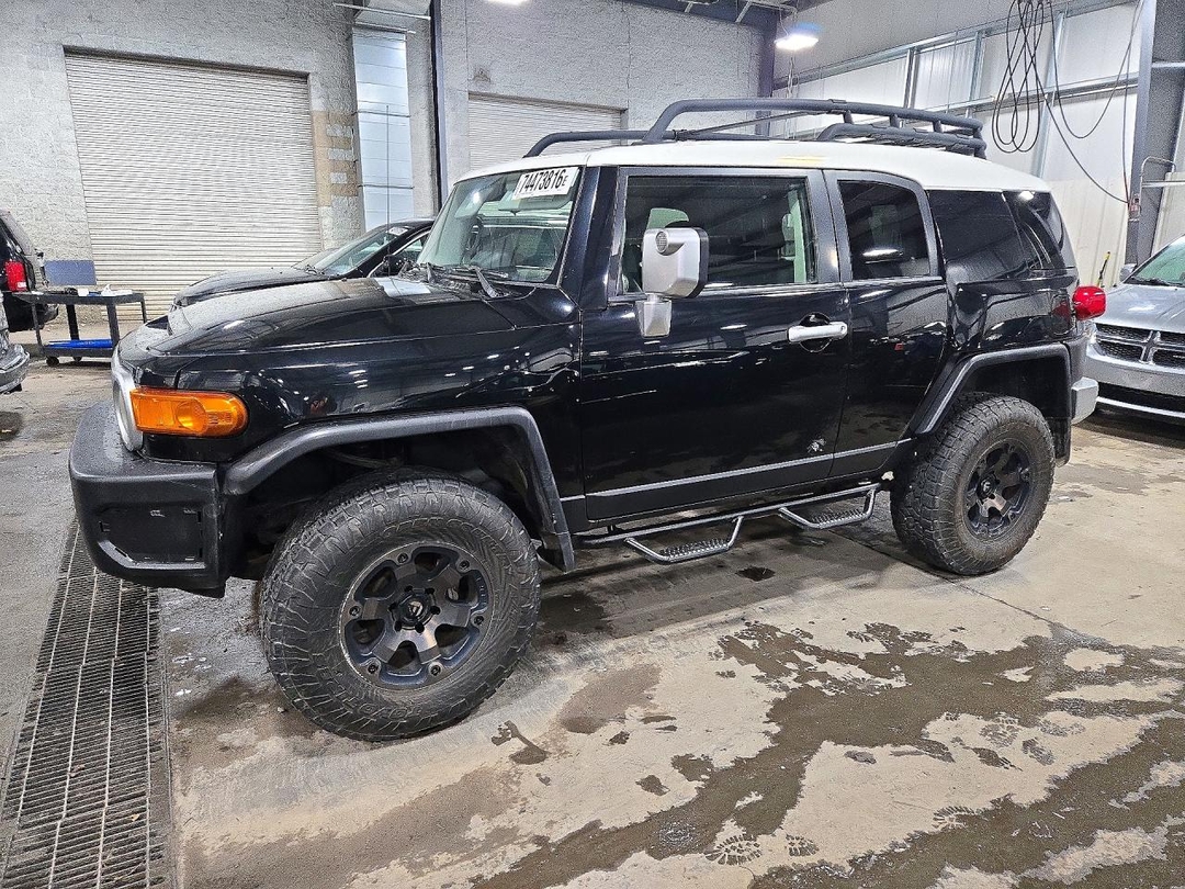 Вид 2007 TOYOTA FJ CRUISER BASE, угол 1