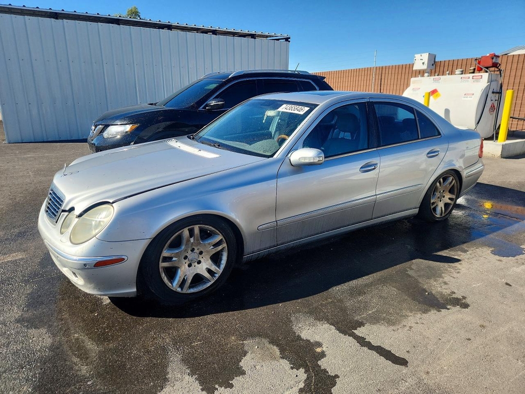 منظر 2003 MERCEDES-BENZ E 500، زاوية 1