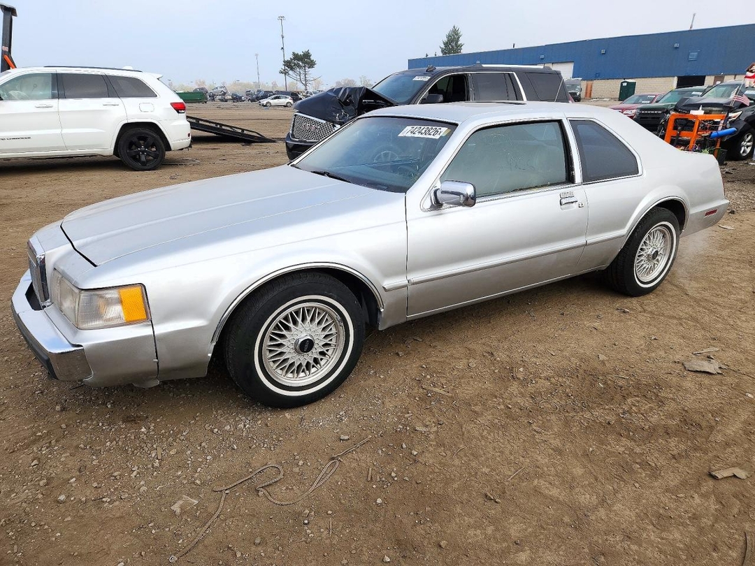 Vue de 1986 LINCOLN MARK VII, angle 1