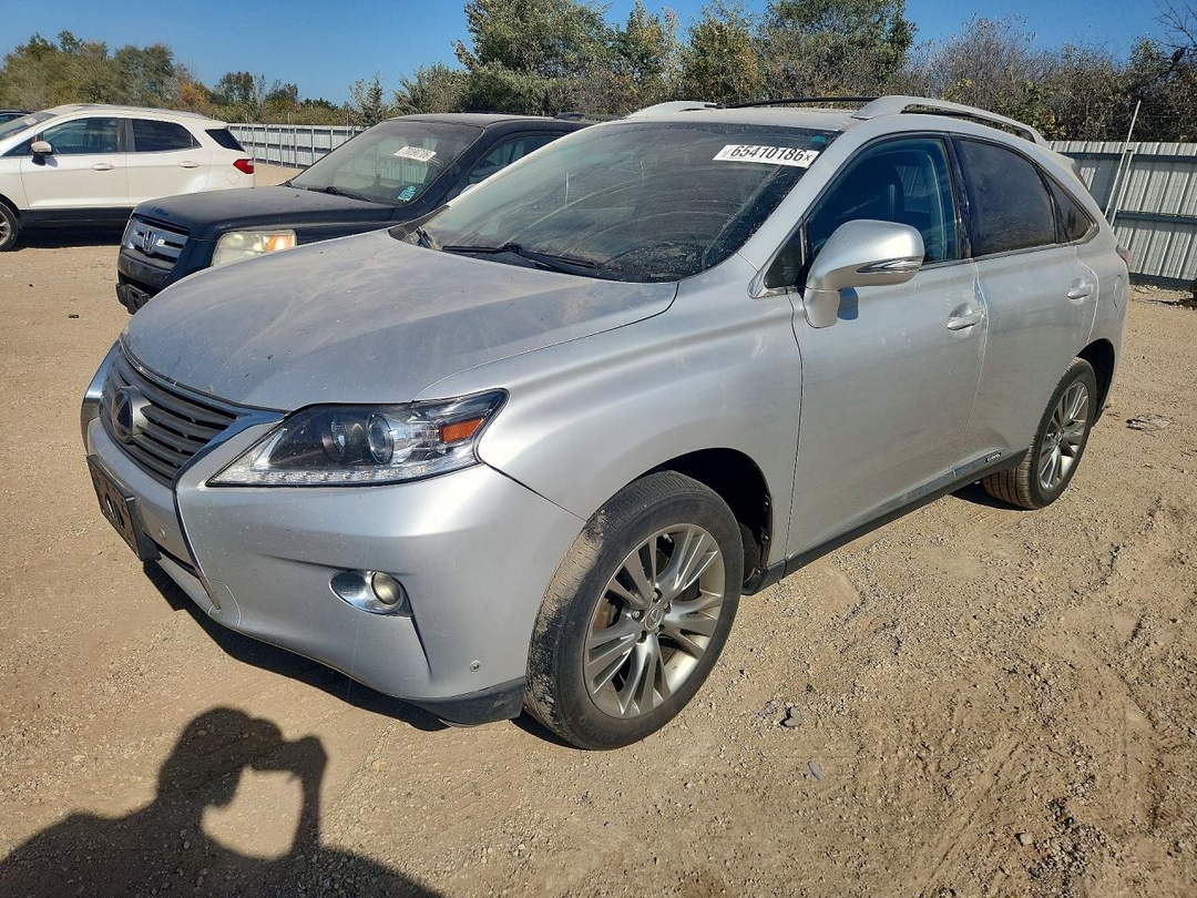 Vue de 2013 LEXUS RX 450H, angle 1