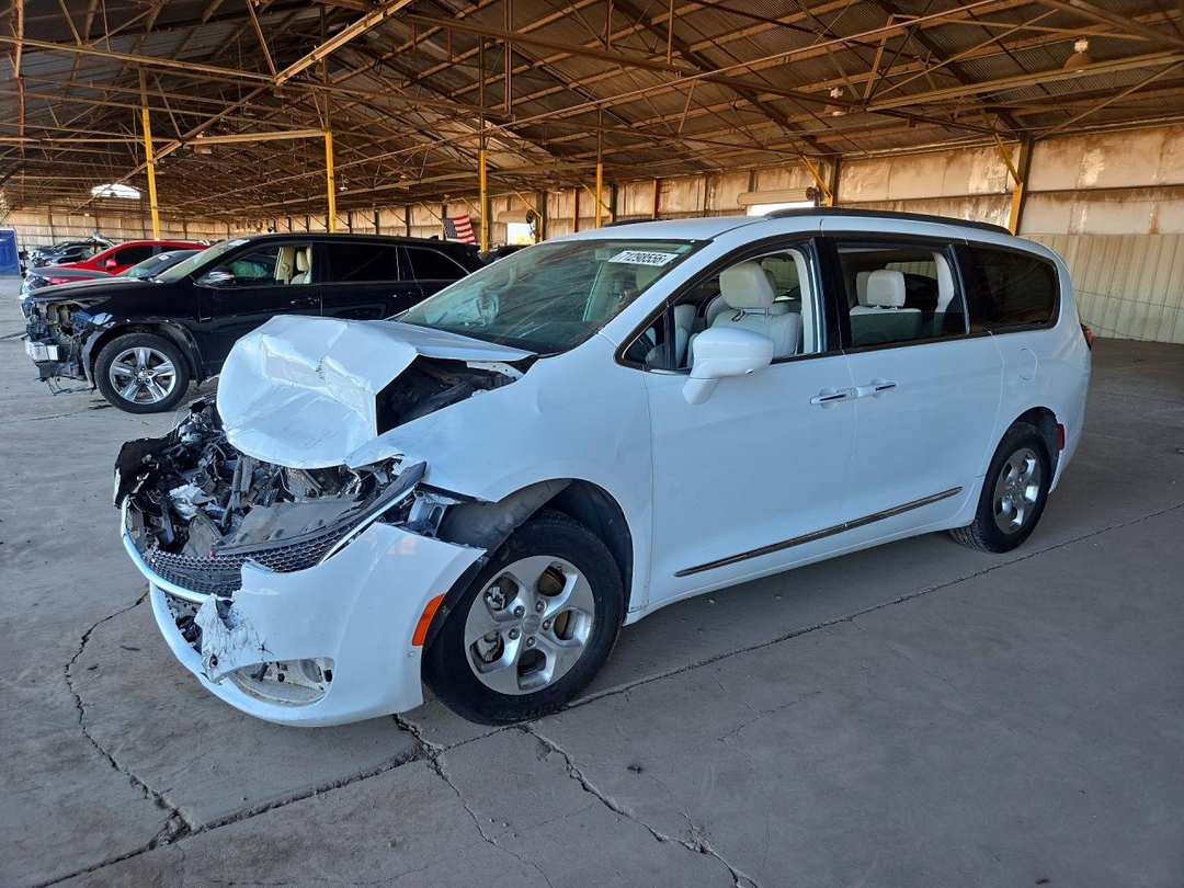 Вид 2017 CHRYSLER PACIFICA TOURING L PLUS, угол 1