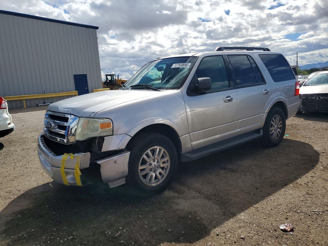 Вид 2012 FORD EXPEDITION XLT, угол 1