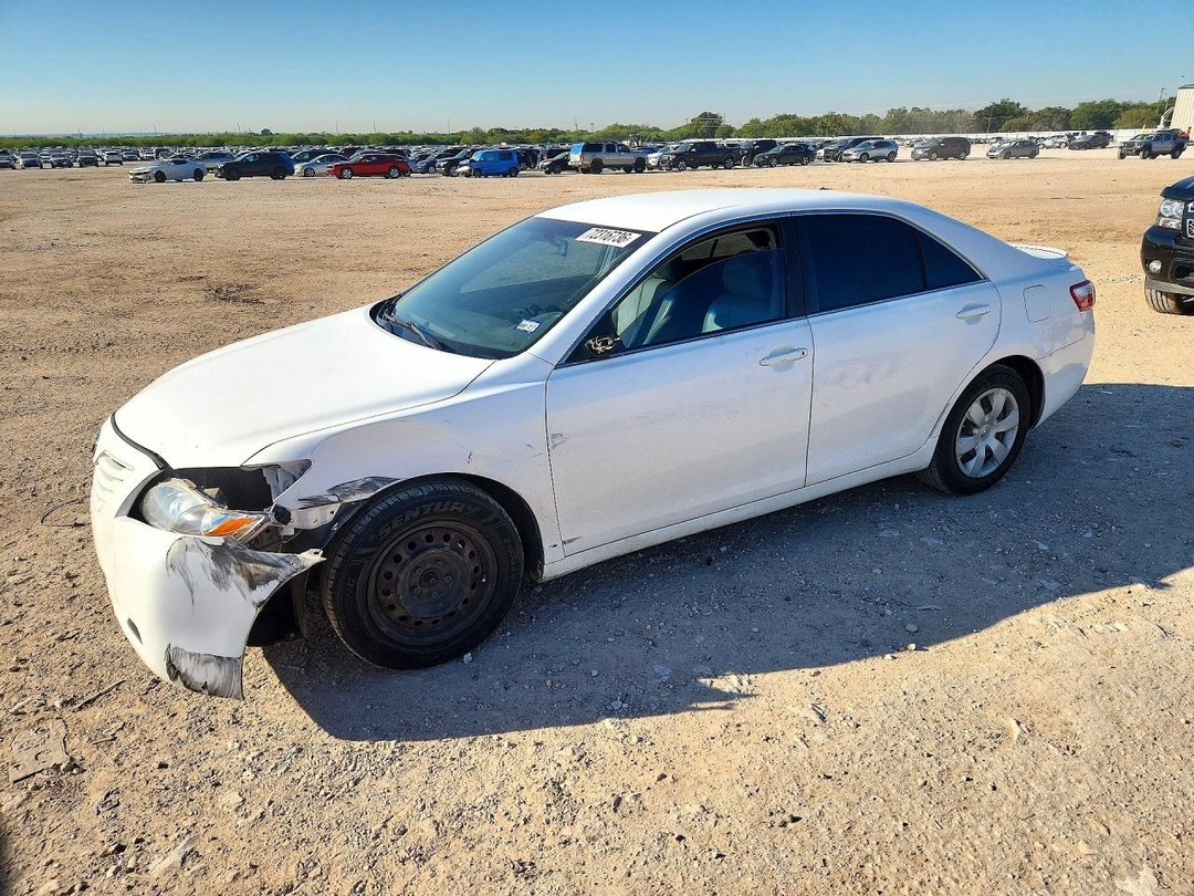 Vue de 2007 TOYOTA CAMRY CE, angle 1