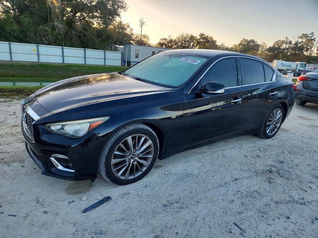 Vista de 2019 INFINITI Q50 3.0T LUXE, ángulo 1