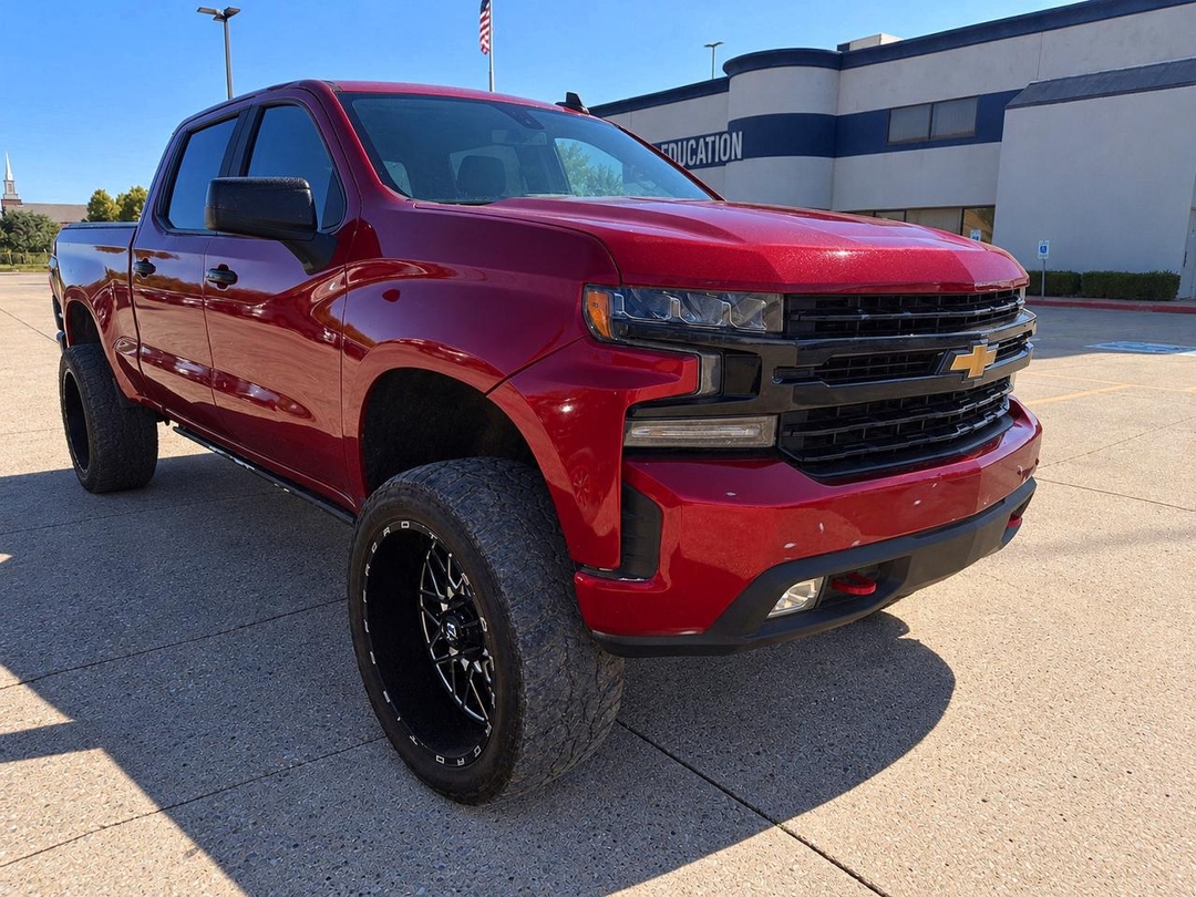 Вид 2020 CHEVROLET SILVERADO K1500 LT TRAIL BOSS, угол 1