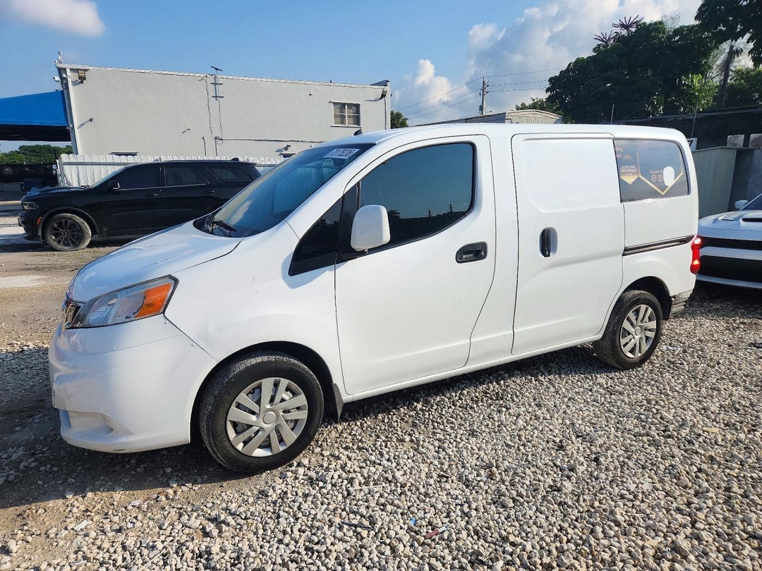Вид 2017 NISSAN NV200 SV DELIVERY VAN, угол 1