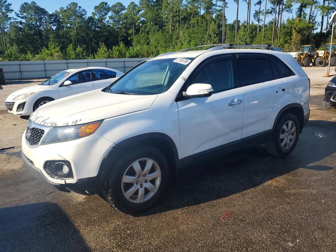 Вид 2013 KIA SORENTO LX, угол 1