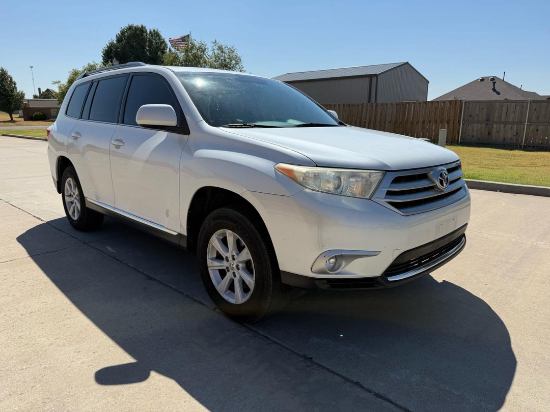 Vista de 2013 TOYOTA HIGHLANDER SE, ángulo 1