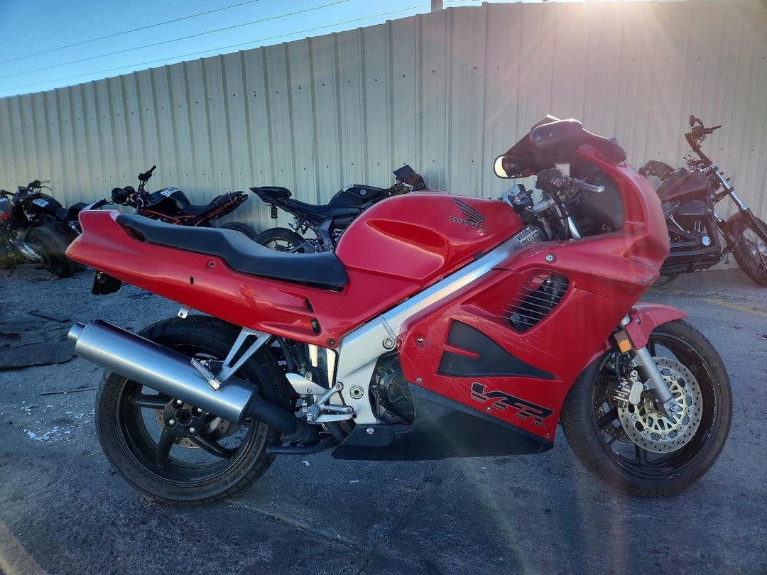 Vista de 1996 HONDA VFR750 F, ángulo 1