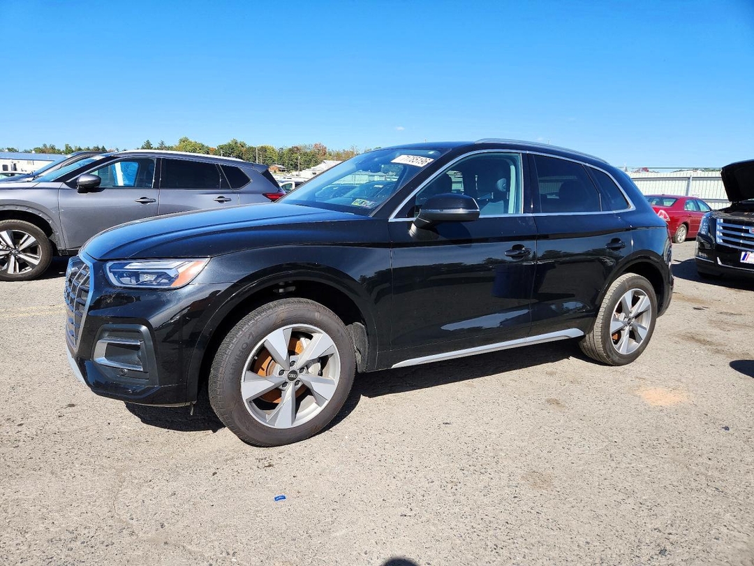 Vue de 2023 AUDI Q5 PREMIUM 40, angle 1