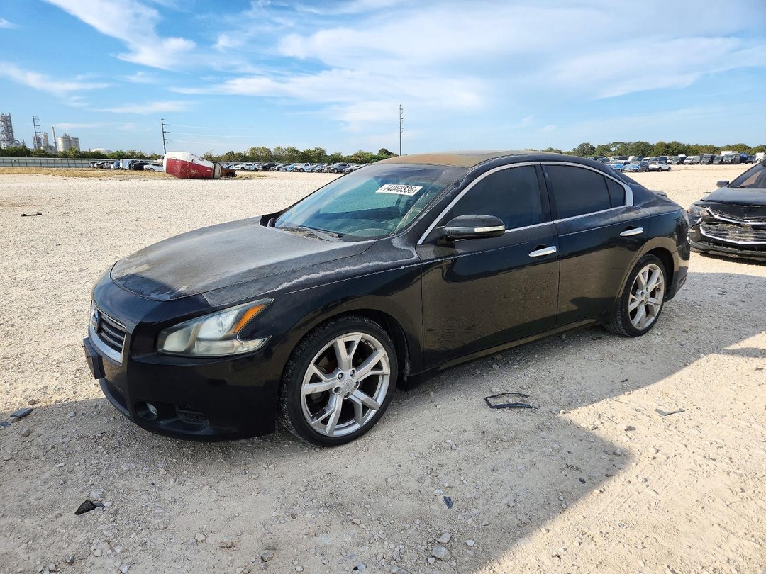 Vue de 2012 NISSAN MAXIMA 3.5 S, angle 1