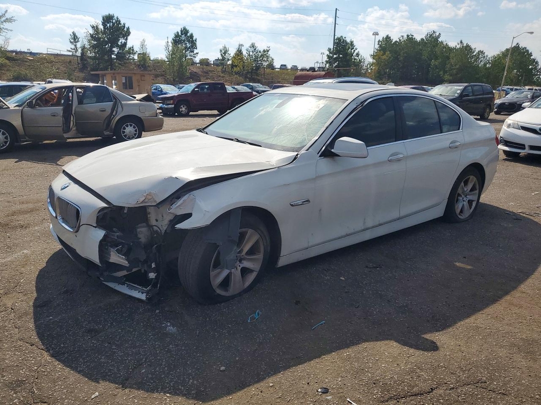 منظر 2012 BMW 528 I، زاوية 1