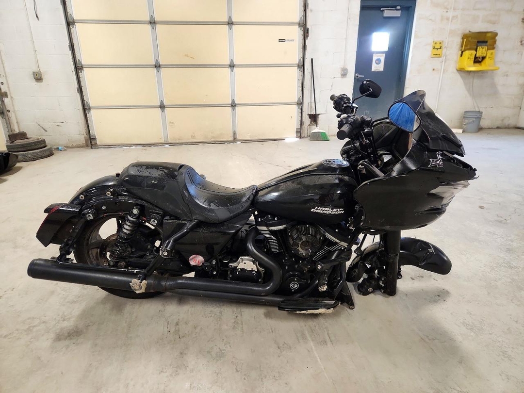 منظر 2025 HARLEY-DAVIDSON FLTRX، زاوية 1