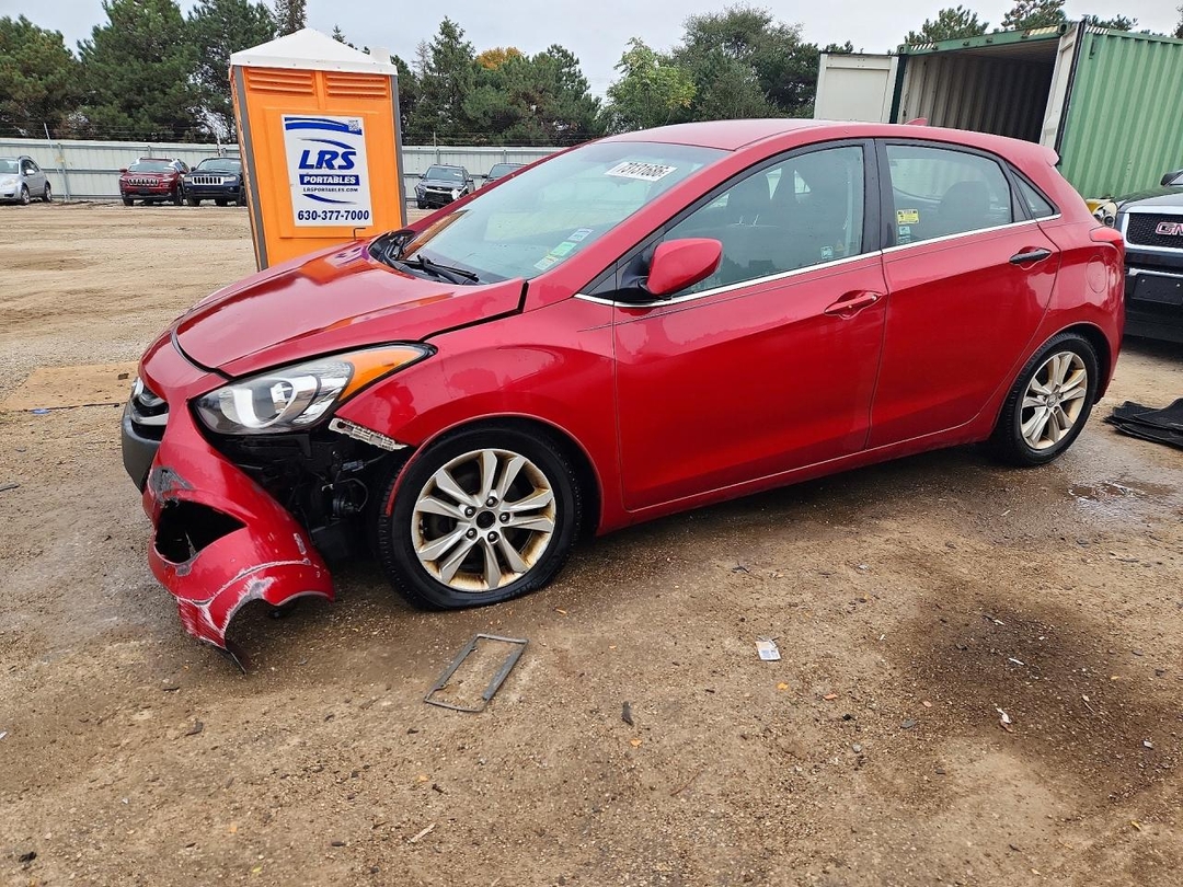 Vista de 2013 HYUNDAI ELANTRA GT BASE, ángulo 1