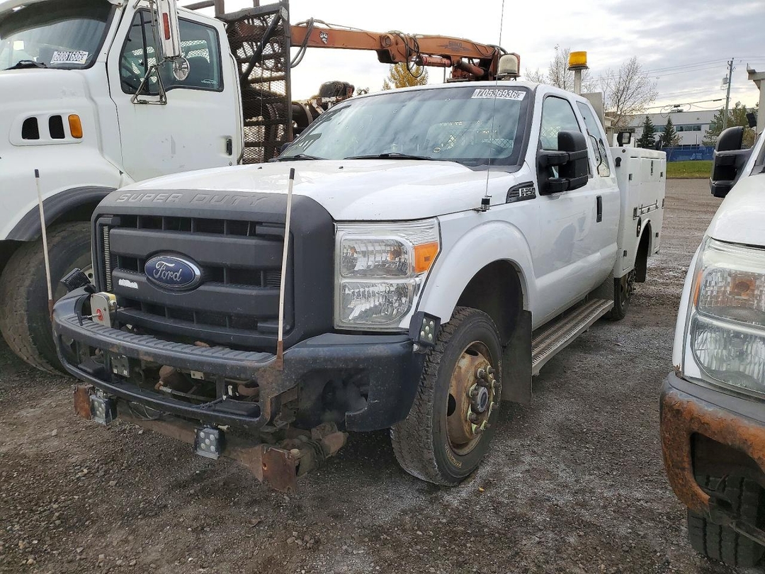 Vista de 2013 FORD F250 SUPER DUTY, ángulo 1