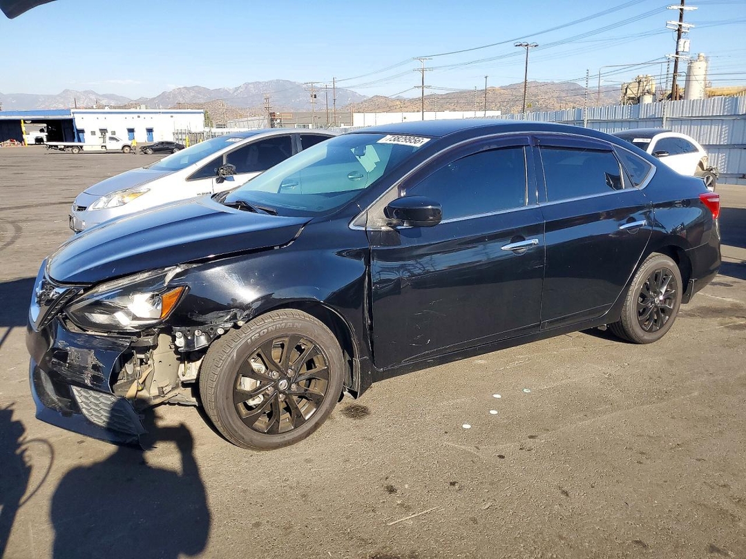 Vue de 2018 NISSAN SENTRA S, angle 1