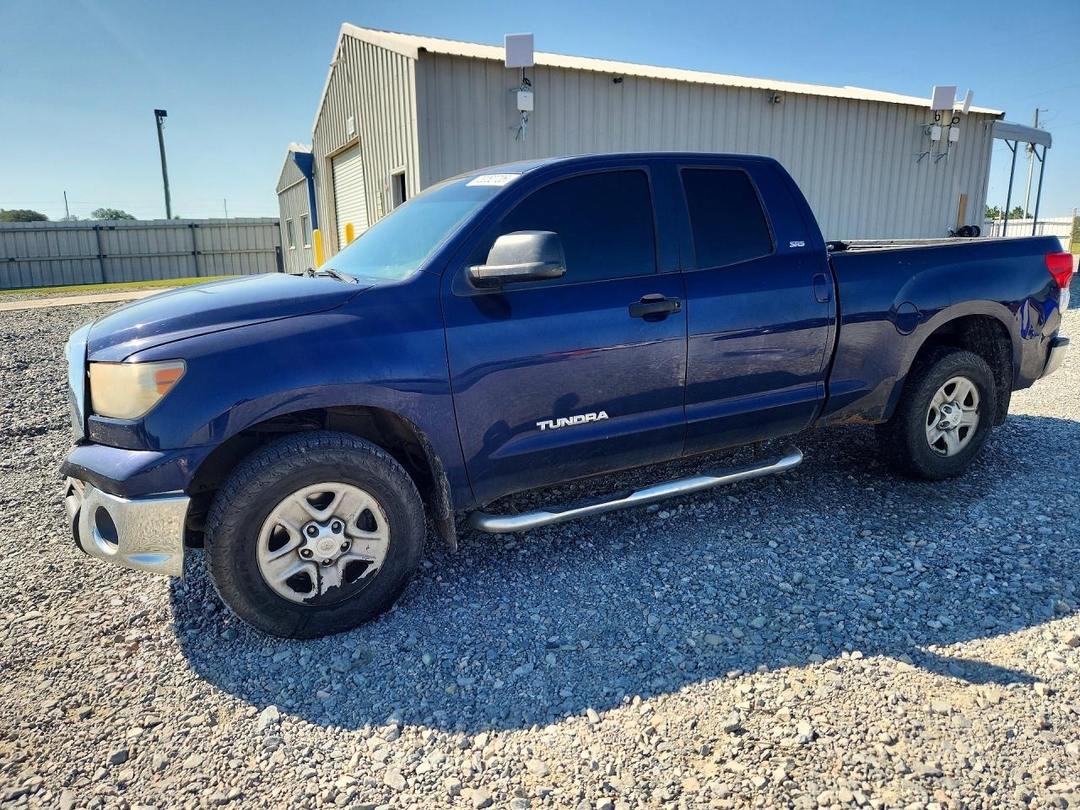 Вид 2011 TOYOTA TUNDRA DOUBLE CAB SR5, угол 1