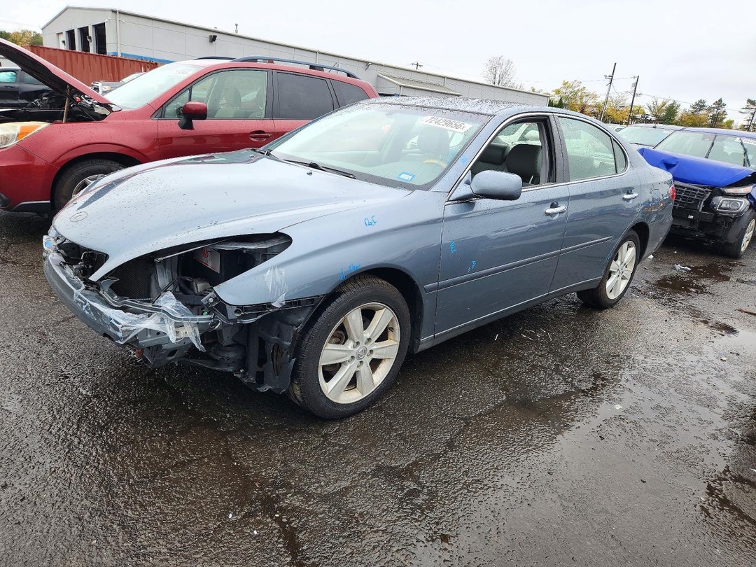 Vue de 2005 LEXUS ES 330, angle 1
