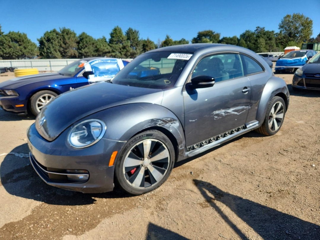 منظر 2012 VOLKSWAGEN BEETLE TURBO، زاوية 1