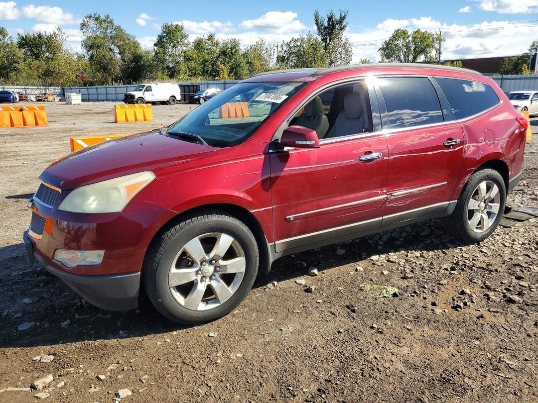 Vue de 2009 CHEVROLET TRAVERSE LTZ, angle 1
