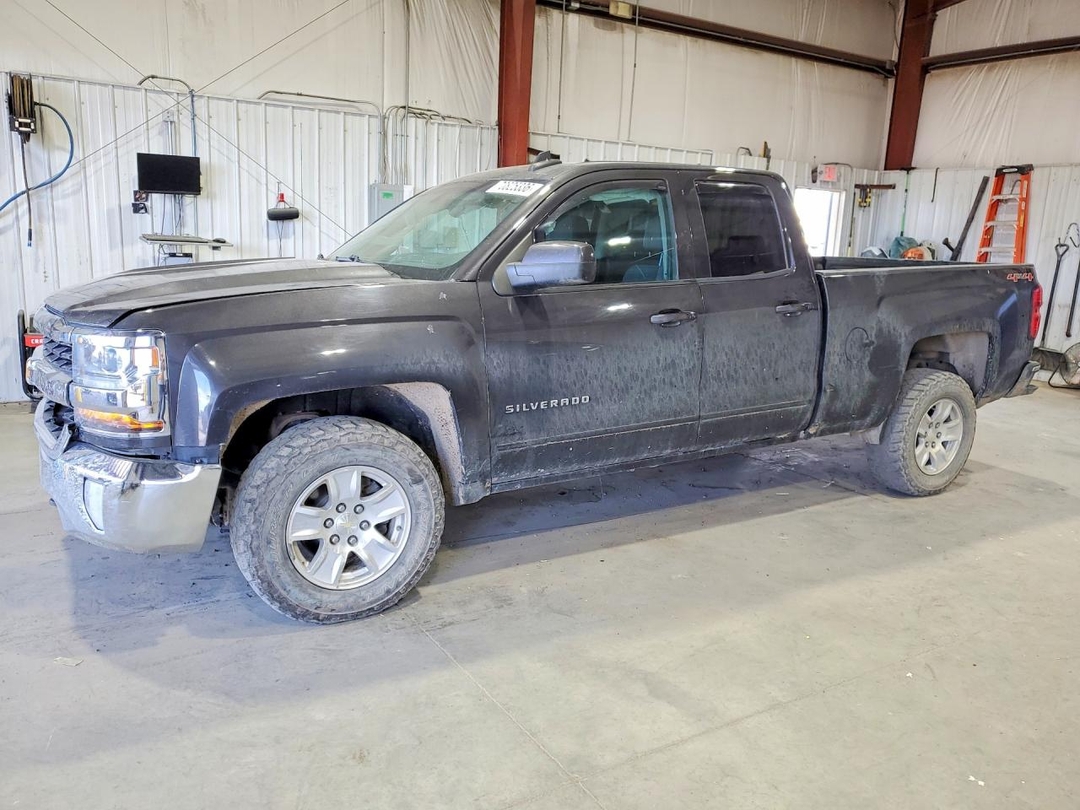 Vue de 2016 CHEVROLET SILVERADO K1500 LT, angle 1